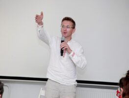 Алесь Лагвінец: Пытанне беларускай адукацыі для беларусаў па ўсім свеце — цяпер фундаментальнае   