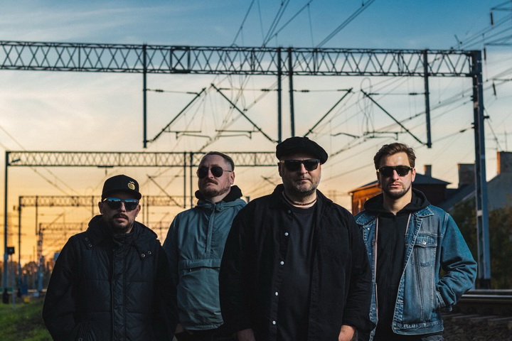 «Трывай ледзь, але дыхай назло ім» — J:МОРС выдалі новую песню