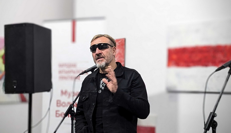 Піт Паўлаў прэзентаваў рэпартаж «Гітара і аўтаматы»