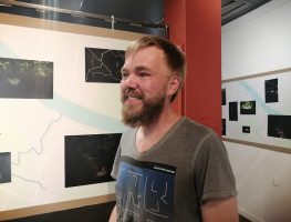 Выстава “Сувязь са спадарожнікамі страчана” ад Алякандра Саенкі  