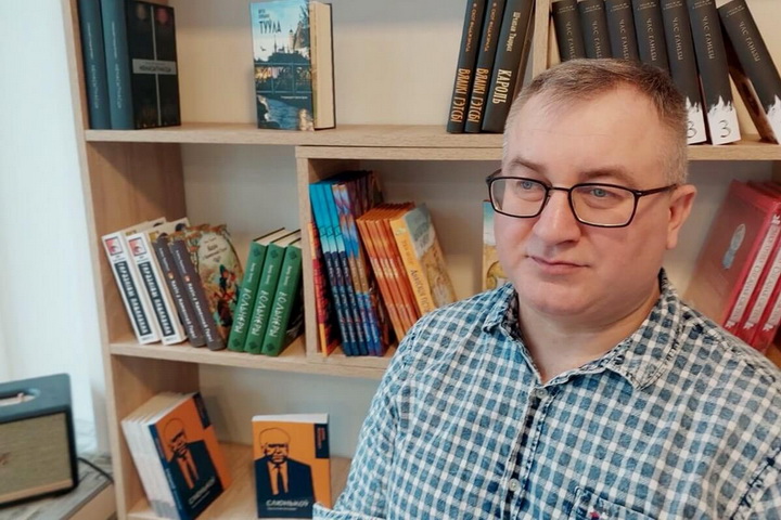 Калі чарга будзе стаяць на вуліцы, то нам не прывыкаць, такое здаралася і ў Мінску — выдавец Андрэй Янушкевіч