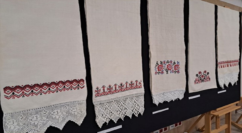 Выстаўка беларускіх абрадавых ручнікоў адкрылася ў Бельскім Доме культуры