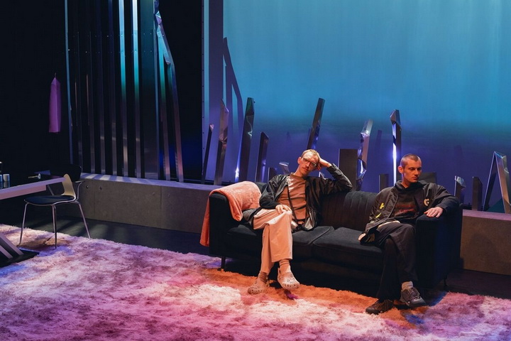 «Увогуле сама назва «Комиссия по возвращению домой» мае абсурдны і ад гэтага смешны характар»