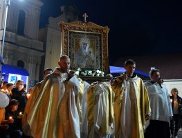 Будслаўскі фэст перад храмам без даху   