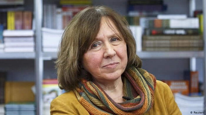 Святлана Алексіевіч: «Наступнай акцыяй павінна быць патрабаванне ўбачыць нашых лідэраў — Віктара Бабарыка, Марыю Калеснікаву, Максіма Знака»