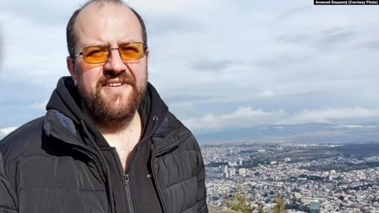 «Я ўпарта не хацеў выяжджаць». Былы дырэктар Музэю гісторыі Магілёва Бацюкоў пра спробу вэрбаваньня ад КДБ і катаваньні на «сутках»