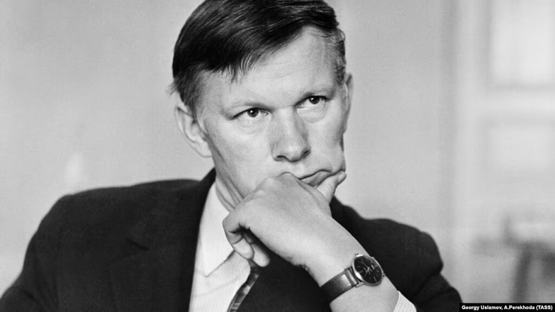 Быкаў на Свабодзе. «Я беларус, мая родная мова — беларуская»