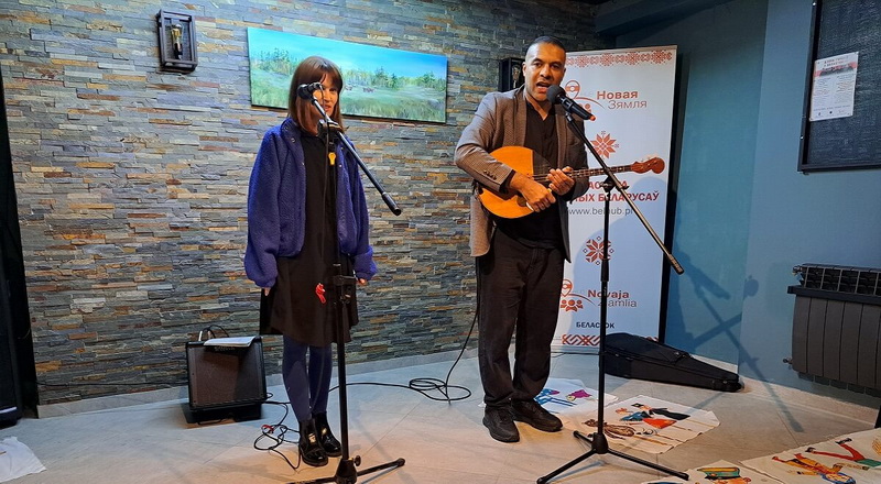 У Беларускім хабе ў Беластоку паказалі святочны спектакль «Маленькая чэмпіёнка»