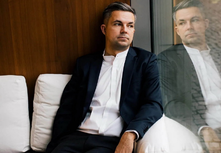 «Гэта пра тое, што краіна ляжыць у коме». Саша Філіпенка — пра раман «Былы сын», які выйшаў па-беларуску